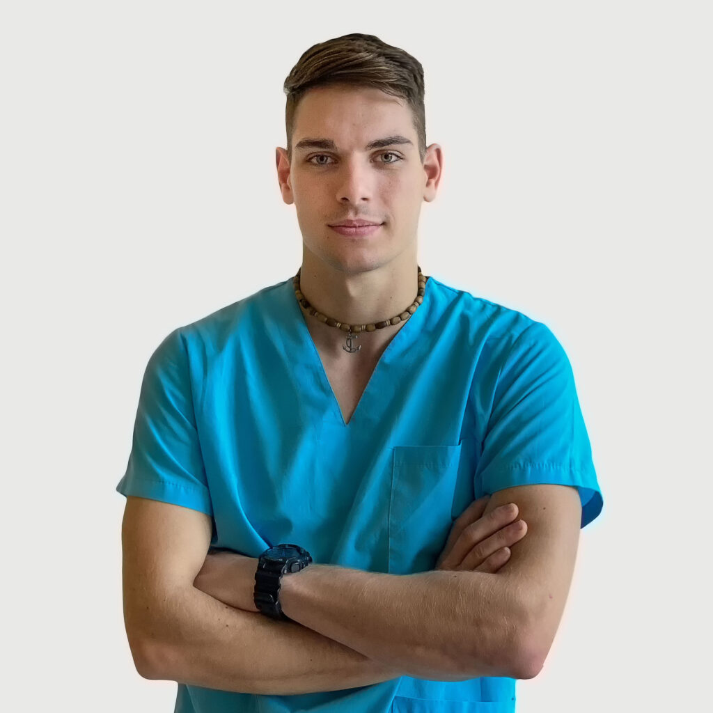 Димитър Чоторов е лекар по дентална медицина 